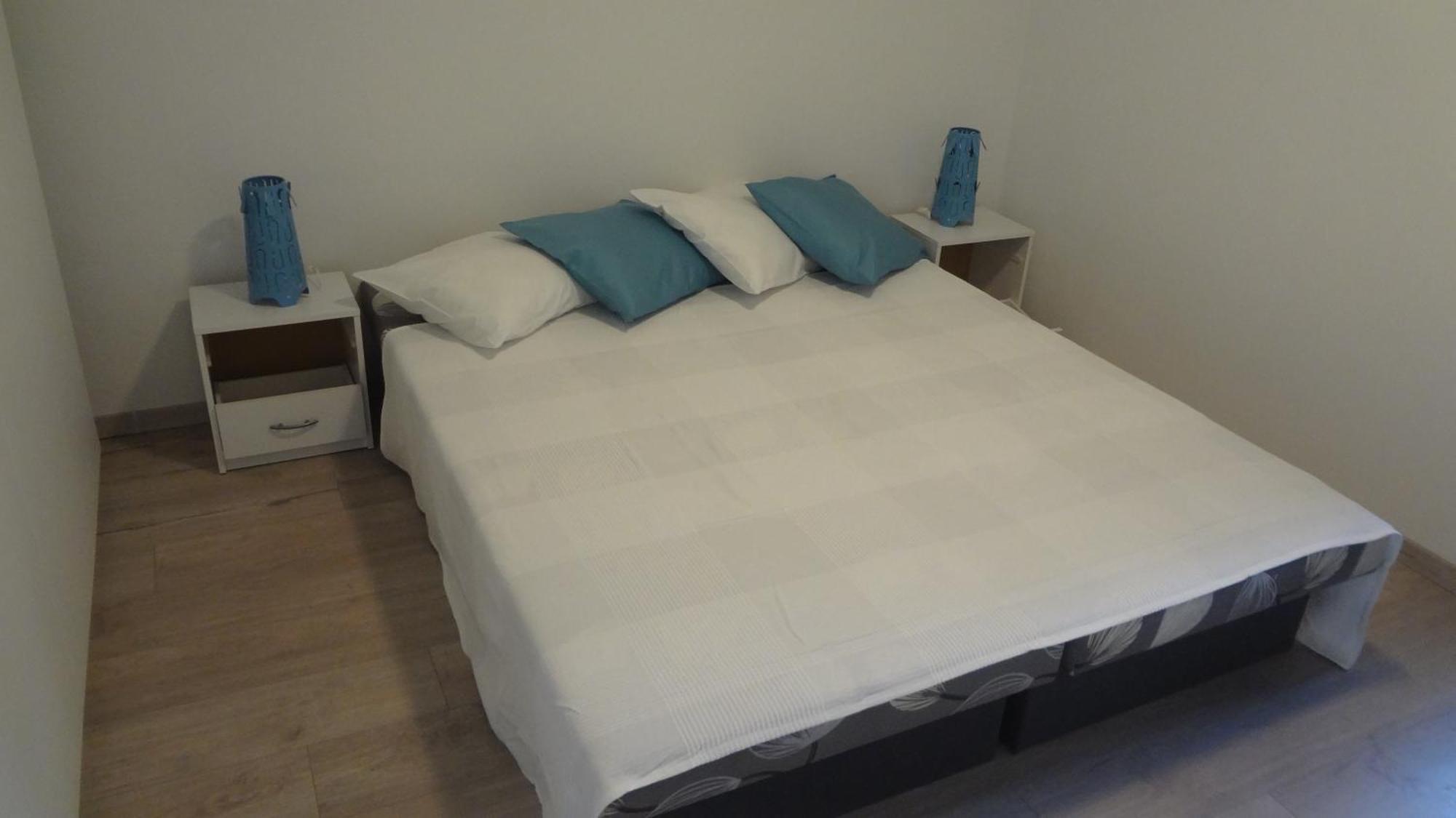 Jana Apartments Братислава Экстерьер фото